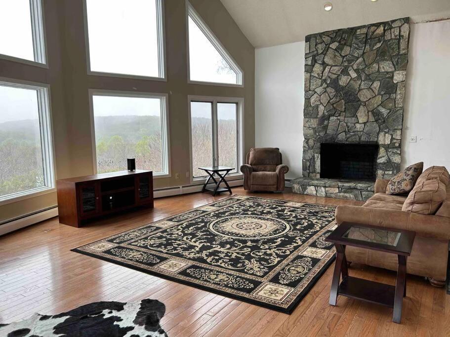 Casino Chalet With Incredible Views Villa Uncasville Exterior foto